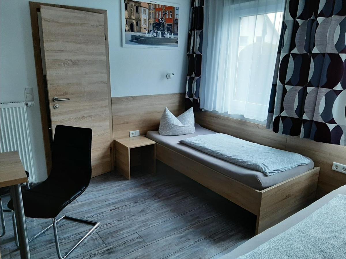 Haus Roseneck-Pension Am Stadtrand Borchen Exteriör bild
